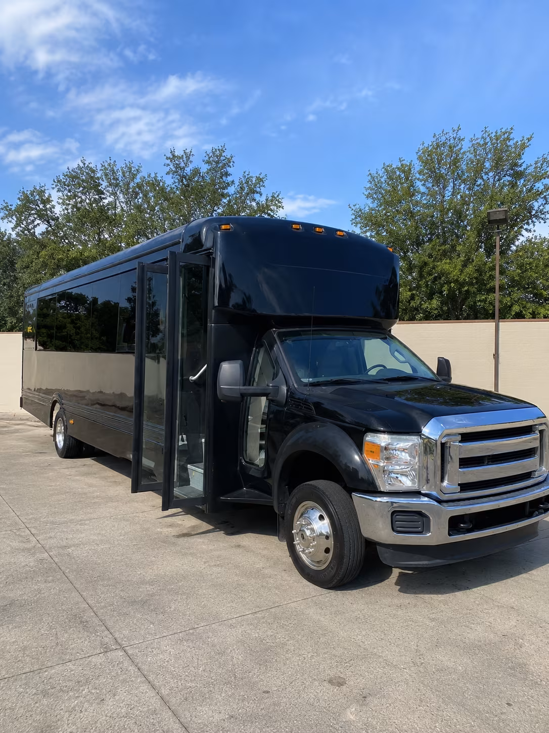 grand junction 20 passenger party bus